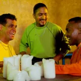 caratula de Mas Que Amiga